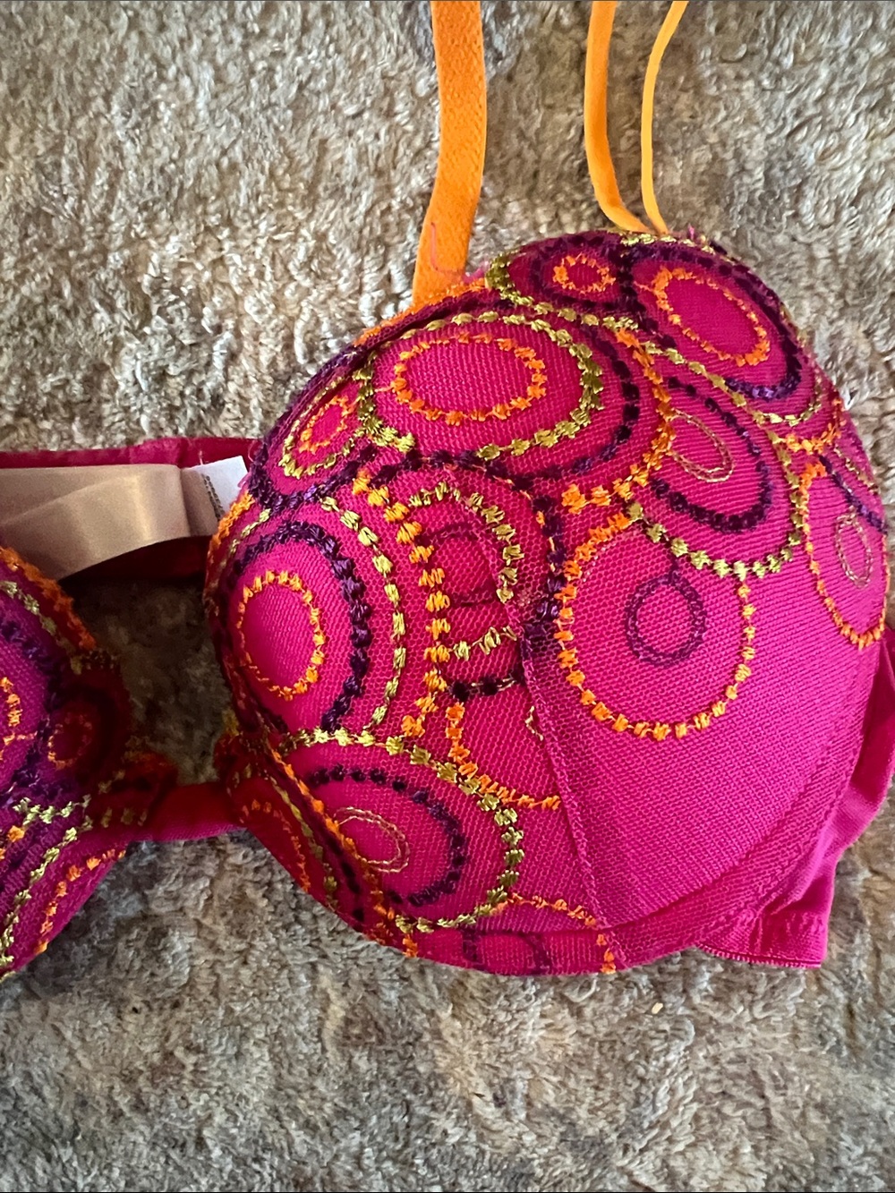 🎯 2/$5 Xhilaration Magenta Bra with Orange Straps and Circular Embroidery - Picture 2 of 4